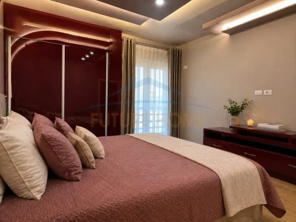 Tirane, jepet me qera apartament 2+1+Ballkon Kati 3, 89 m² 950 € (Gjimnazi Partizani)