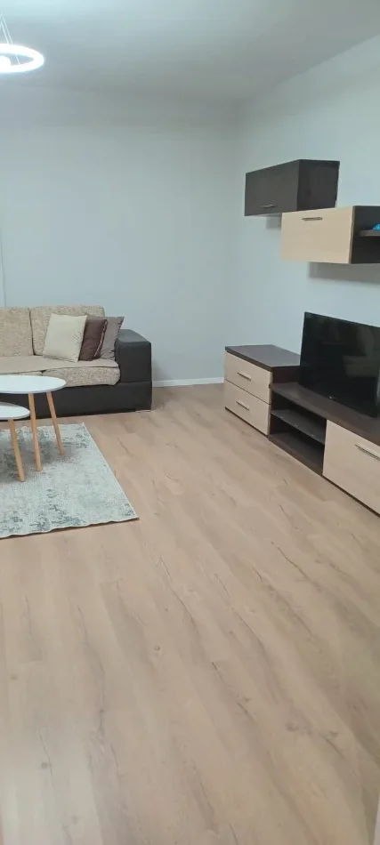 Tirane, jepet me qera apartament 2+1 Kati 7, 100 m² 600 € (Rruga Dritan Hoxha tek Banka Intesa San Paolo)