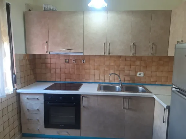 Tirane, jepet me qera apartament 1+1+Aneks+Ballkon Kati 9, 66 m² 370 € (Rruga " Kahreman Ylli")