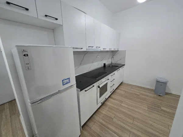 Tirane, jap me qera apartament 2+1+Ballkon Kati 4, 80 m² 320 € (Rruga Pasho Hysa)