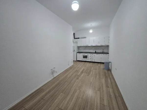 Tirane, jap me qera apartament 2+1+Ballkon Kati 4, 80 m² 320 € (Rruga Pasho Hysa)