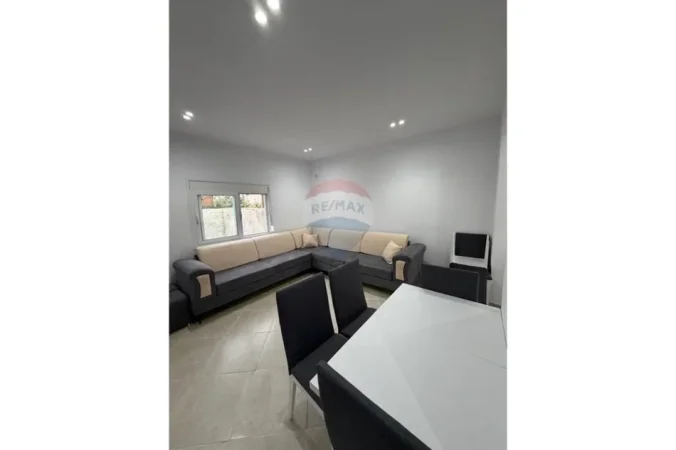 Vlore, shitet shtepi 1+1 Kati 0, 186 m² 100.000 € (Rruga Enver Jaho, Vlore)