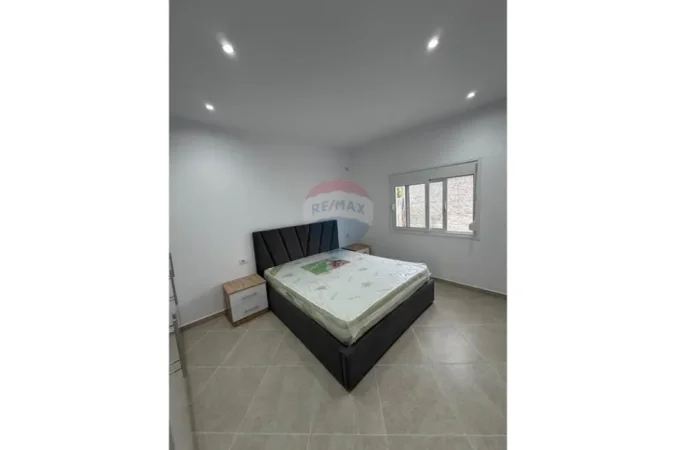 Vlore, shitet shtepi 1+1 Kati 0, 186 m² 100.000 € (Rruga Enver Jaho, Vlore)