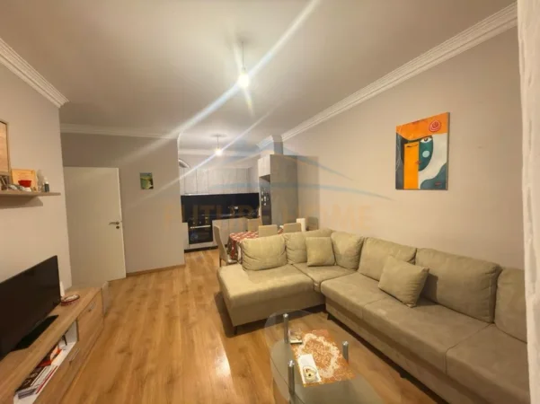 Tirane, shes apartament 1+1 Kati 5, 68 m² 120.000 € (Unaza e re)