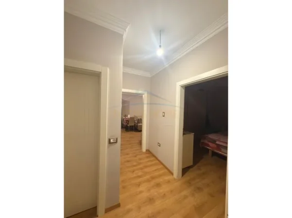 Tirane, shes apartament 1+1 Kati 5, 68 m² 120.000 € (Unaza e re)