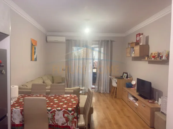 Tirane, shes apartament 1+1 Kati 5, 68 m² 120.000 € (Unaza e re)