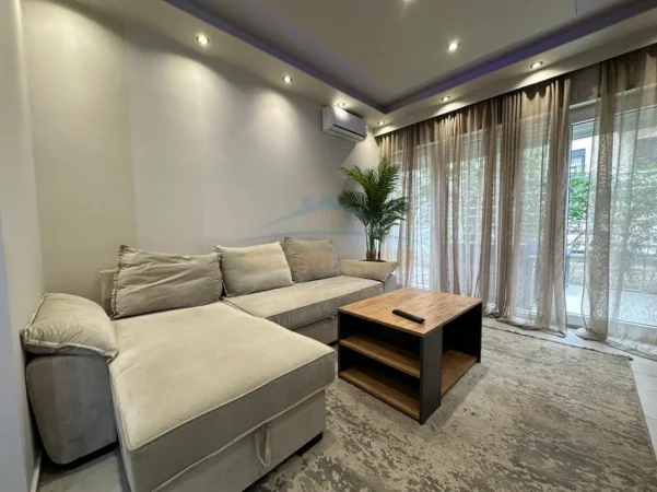 Tirane, shitet apartament 1+1+Ballkon Kati 1, 85 m² 160.000 € 