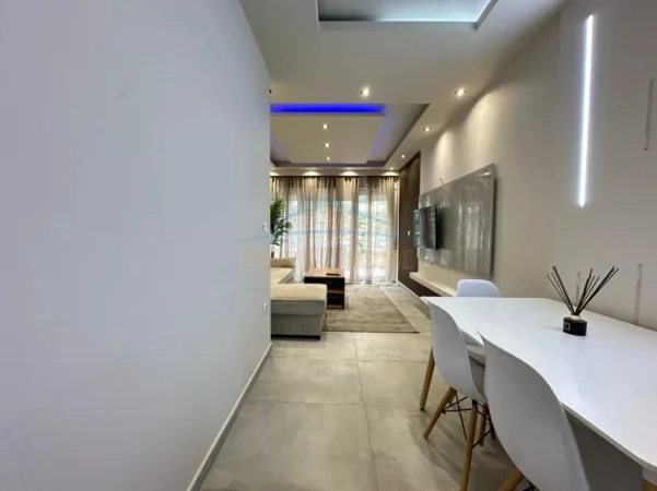 Tirane, shitet apartament 1+1+Ballkon Kati 1, 85 m² 160.000 € 