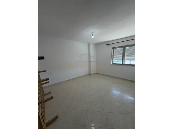Tirane, jepet me qera apartament 2+1 Kati 6, 89 m² 450 € (unaza e re)