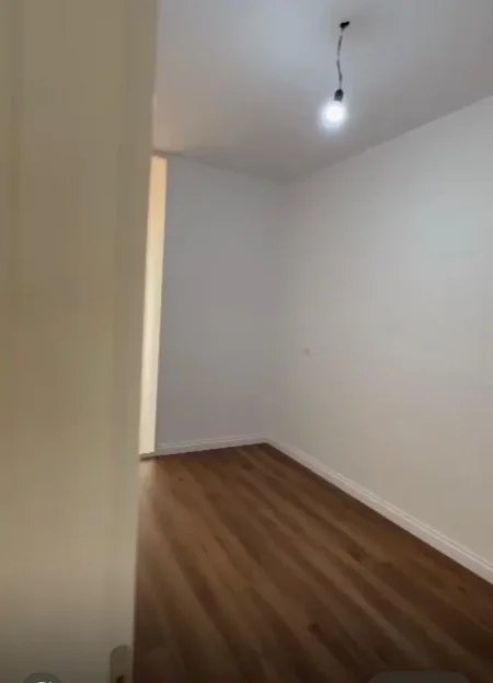 Jepet me QIRA zyre Kati 8, 79 m²Tirane QENDER .