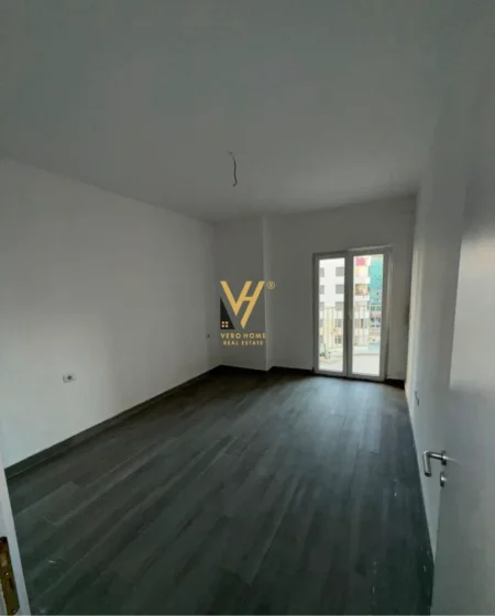 Tirane, jepet me qera zyre Kati 5, 73 m² 570 € (ZOGU I ZI)