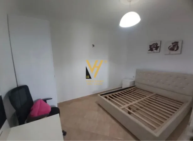 Tirane, jepet me qera apartament 2+1+Ballkon Kati 6, 120 m² 570 € (ISH TREGU ELEKTRIK)