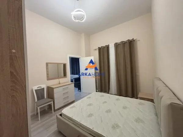 Tirane, jepet me qera apartament 1+1+Ballkon Kati 0, 60 m² 576 € 