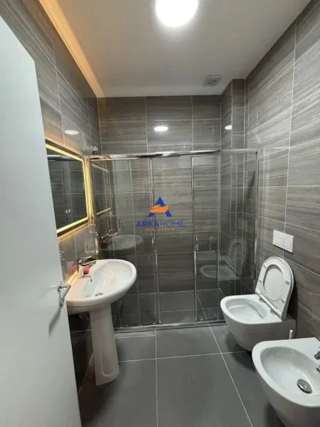 Tirane, jepet me qera apartament 1+1+Ballkon Kati 0, 60 m² 576 € 