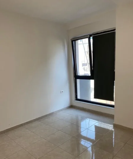 Tirane, jepet me qera apartament 2+1 Kati 3, 90 m² 800 € (Pazari i Ri)