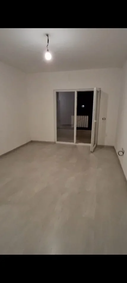 Tirane, jepet me qera apartament 2+1 Kati 1, 94 m² 800 € (Lapraka)