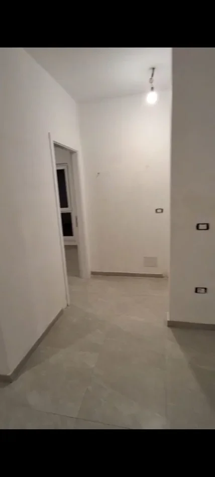 Tirane, jepet me qera apartament 2+1 Kati 1, 94 m² 800 € (Lapraka)