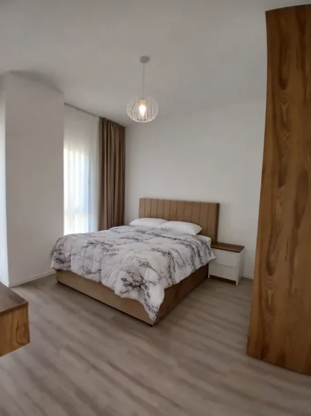 Tirane, jepet me qera apartament 2+1+Aneks+Ballkon Kati 4, 76 m² 900 € (rruga mine peza)