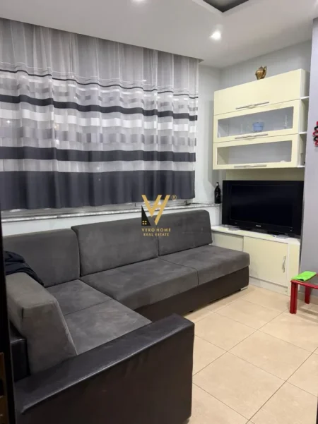 Tirane, jepet me qera apartament 1+1+Ballkon Kati 3, 60 m² 520 € (TREGU ELEKTRIK)