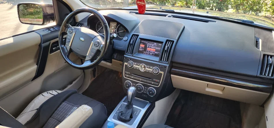 shes Land Rover Lr2 Discovery Benzin, e zeze automatik 3 km