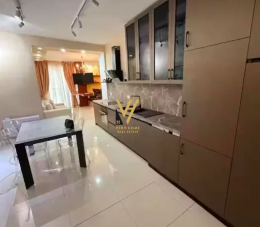 Tirane, jepet me qera apartament 3+1+Ballkon Kati 1, 105 m² 3.500 € (BLLOK)