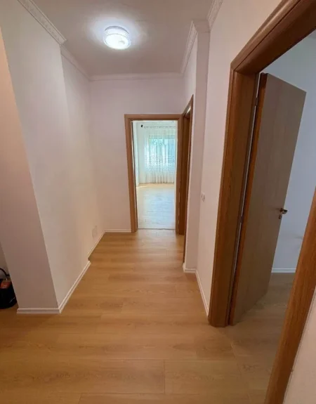 Tirane, shitet apartament 2+1+Ballkon Kati 2, 81 m² 135.000 € 