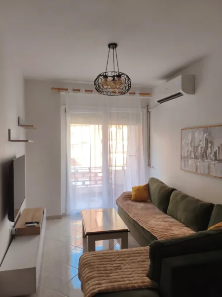 Tirane, jepet me qera Apartament 2+1 Kati 7, 80 m², Çmimi 550 € (Golden Park, Përball Spitalit Amerikan 3 ,Yzberisht, Tiranë)