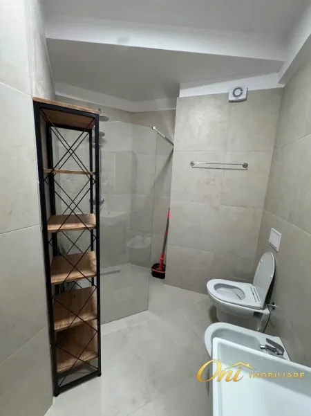 Tirane, jepet me qera apartament 1+1 Kati 3, 75 m² 700 € (hiqmet buzi)