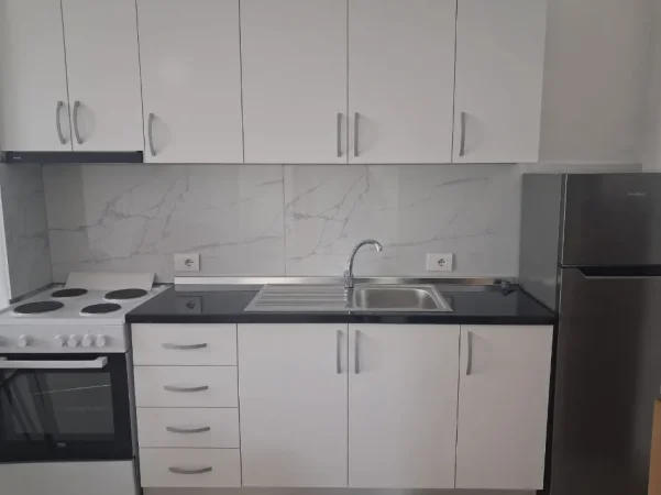 Apartment modern 1+1 Tirane, kompleksi Gjelber Tek 5 Maj. Jepet me qera apartament 1+1+Ballkon Kati 6, 58 m² 450 €
