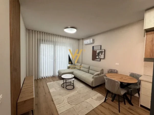Tirane, jepet me qera apartament 1+1+Ballkon Kati 3, 75 m² 720 € (LIQENI I THATE)