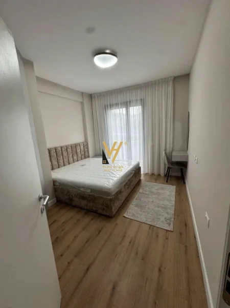 Tirane, jepet me qera apartament 1+1+Ballkon Kati 3, 75 m² 720 € (LIQENI I THATE)