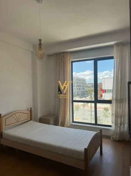 Tirane, jepet me qera apartament 3+1+Ballkon Kati 3, 133 m² 520 € (5 MAJI)