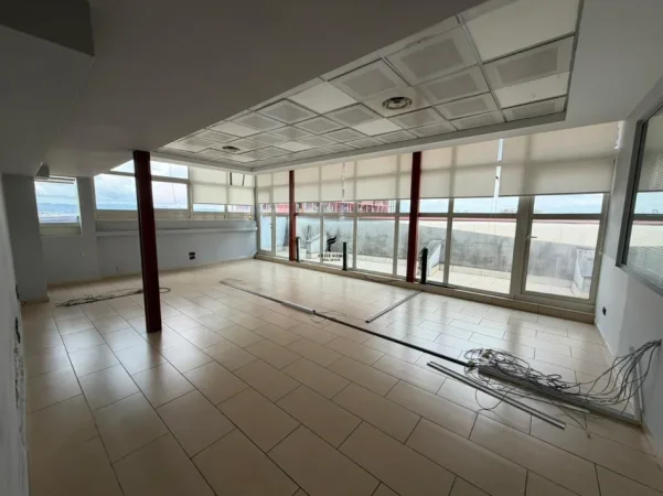 Tirane, jepet me qera zyre Kati 9, 450 m² 6.000 € (RRUGA E KAVAJES)