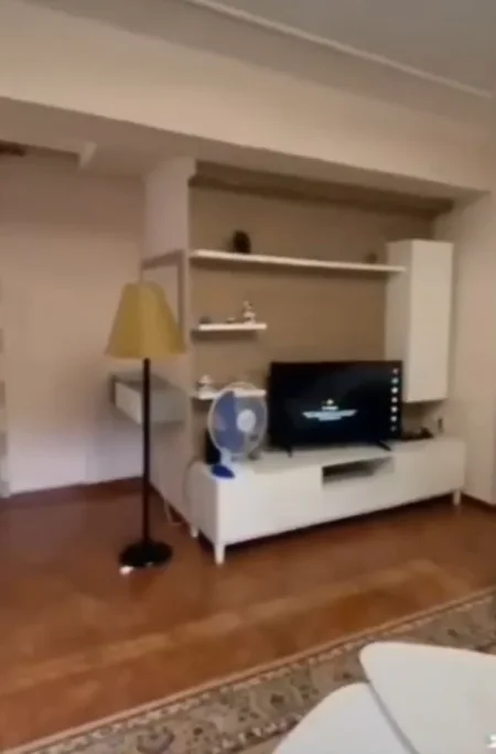 Tirane, jepet me qera apartament 2+1 Kati 4, 70 m² 650 € (BLLOKU)
