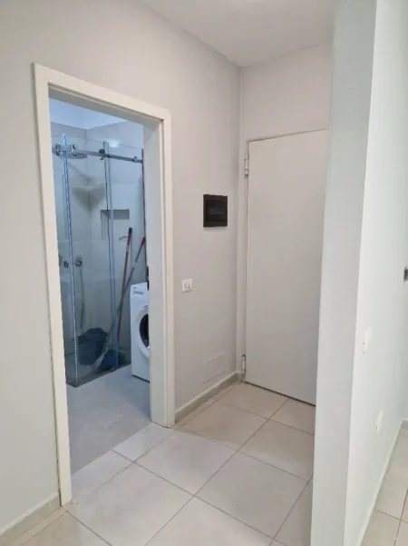 Tirane, jepet me qera apartament 1+1+Ballkon Kati 7, 55 m² 400 € (Kompleksi Kontakt "Magnet", rruga Artan Lenja)