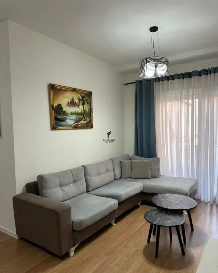 Tirane, jepet me qera apartament 1+1 Kati 4, 70 m² 500 € (BRRYLI)