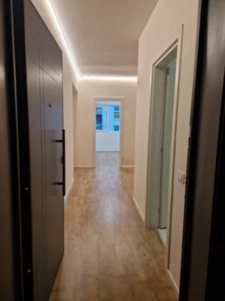 Tirane, jepet me qera apartament 2+1+Ballkon Kati 1, 75 m² 650 € (Kompleksi E88, rruga Dritan Hoxha, prane Procredit bank)