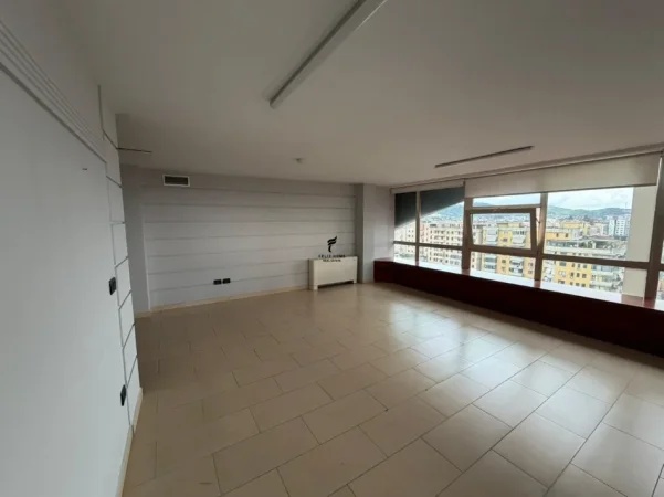Tirane, jepet me qera zyre Kati 9, 450 m² 6.000 € (RRUGA E KAVAJES)