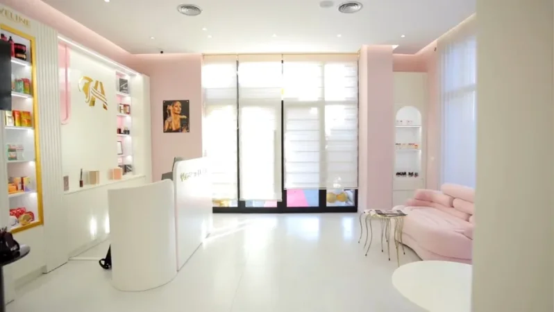 Tirane, shitet dyqan Kati 0, 66 m² (Bulevardi blu)