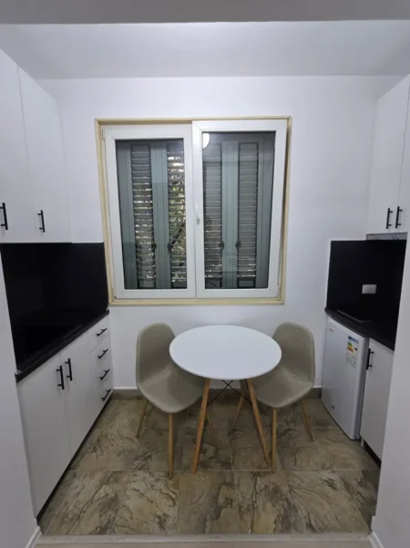 JEPET ME QERA APARTAMENT_ Garsonierë/ MYSLYM SHYRI