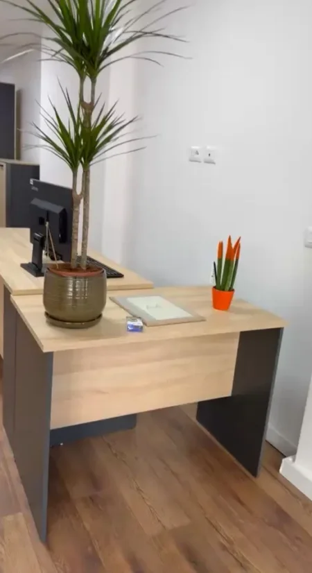 Tirane, jepet me qera ambjent biznesi Kati 0, 44 m² 700 € (Rr. Dritan Hoxha)