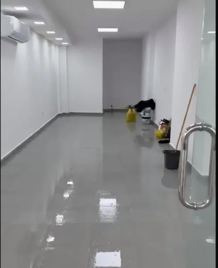 Tirane, jepet me qera ambjent biznesi Kati 0, 44 m² 700 € (Rr. Dritan Hoxha)