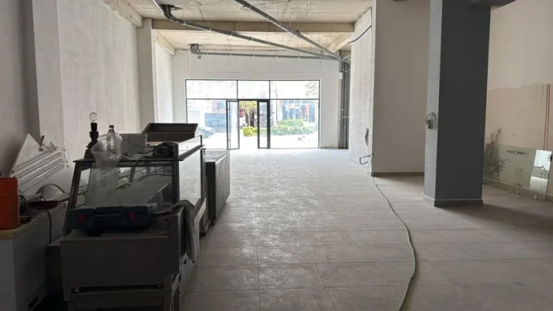 Tirane, jepet me qera ambjent biznesi Kati 1, 380 m² 4500 € (Shkozë)