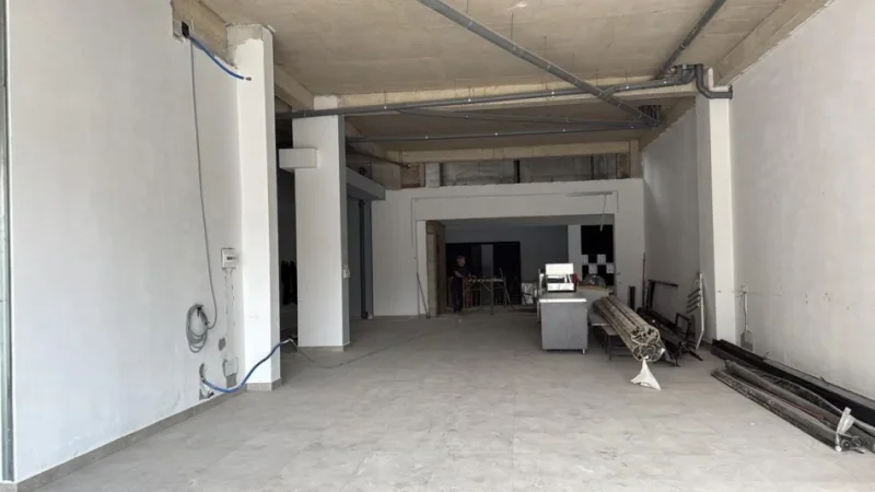 Tirane, jepet me qera ambjent biznesi Kati 1, 380 m² 4500 € (Shkozë)