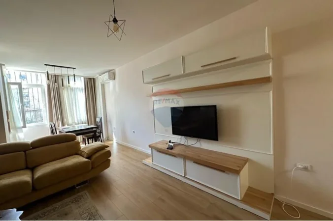 Tirane, shitet apartament 2+1+Ballkon , 120 m² 280.000 € (Bulevardi Zogu i Pare, Qender)