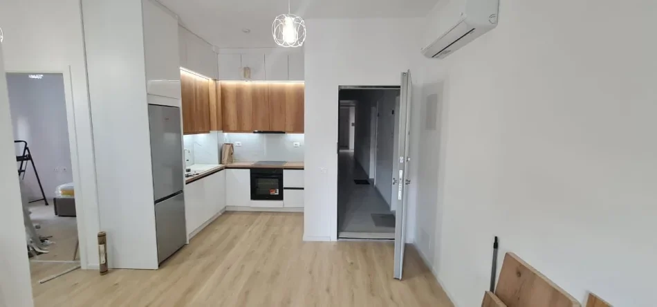 Tirane, jepet me qera apartament 2+1 Kati 5, 70 m² 500 € (Ali Demi)