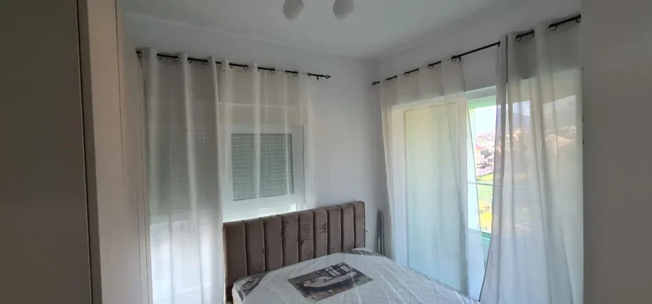 Tirane, jepet me qera apartament 2+1 Kati 5, 70 m² 500 € (Ali Demi)