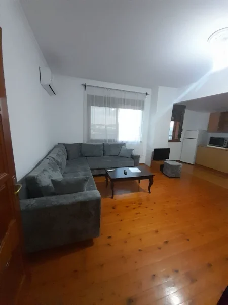 Tirane, jepet me qera Banesë 2+1 Kati 4, Mobiluar, Çmimi 40.000 L(Tek Kodra e Priftit ,Tiranë)