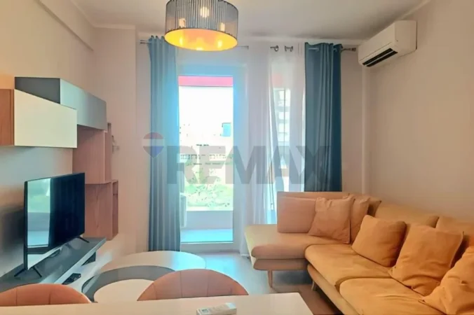jepet me qera apartament 1+1 , 699 € (foleja e gjelber)