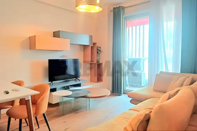 jepet me qera apartament 1+1 , 699 € (foleja e gjelber)